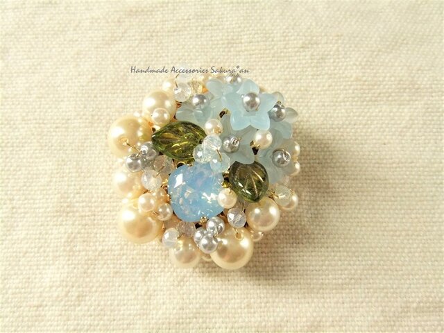 Brooch 小花 スワロフスキー(K0588)の画像1枚目