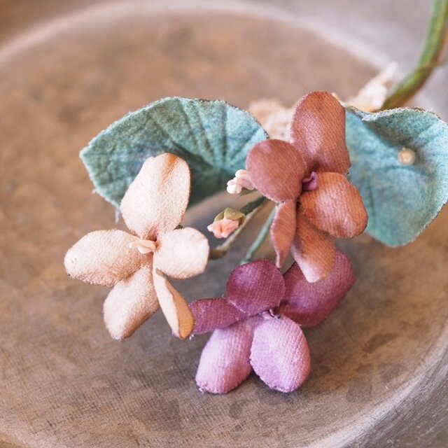 布染花*violette*コサージュ*bの画像1枚目