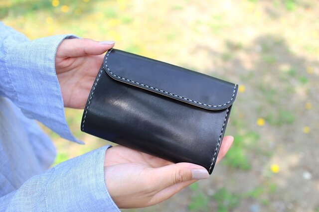 【受注生産品】三つ折り財布 ~栃木ブラックサドル×栃木サドル~の画像1枚目