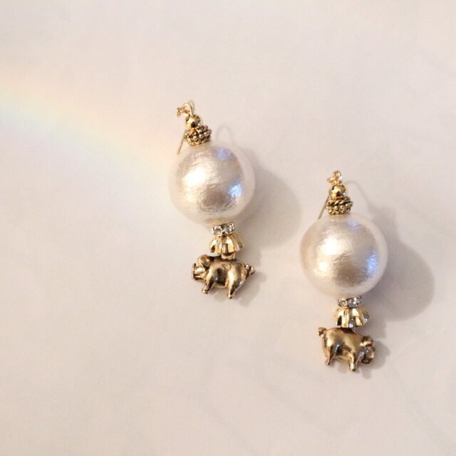 ブタに真珠(ピアス/イヤリング)の画像1枚目