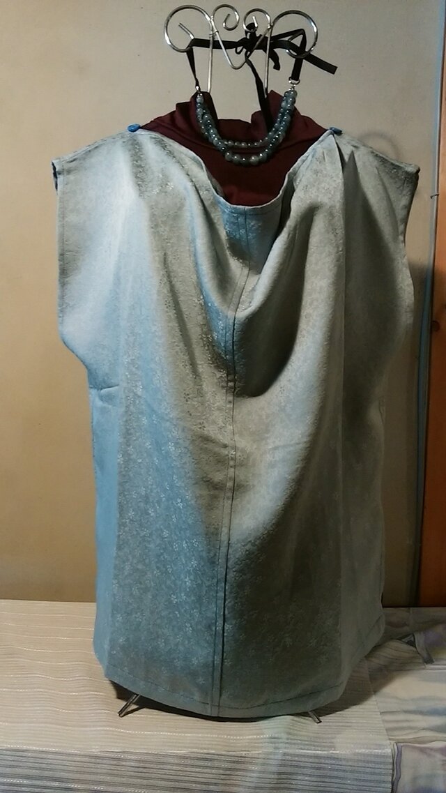 ドリープありのブラウスの画像1枚目