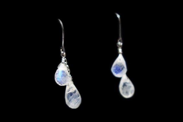 ダブルムーンブリオレットSV925ピアス【Pio by Parakee】moonstone brioletteの画像1枚目
