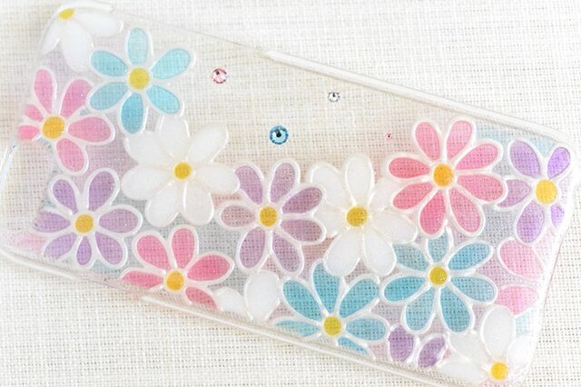 ☆iPhone・他機種作成可☆ ステンドグラス風ダイヤモンドクリスタルケース*マーガレット*の画像1枚目