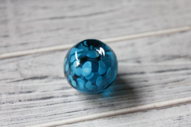 蜻蛉玉 〜浮き草〜 碧色〈2017-48（再出品）〉 | iichi 日々の暮らしを