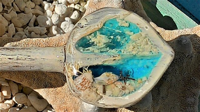 蓄光☆漂流胡桃の見た海(アート横挿簪スーパーロング白軸)の画像1枚目
