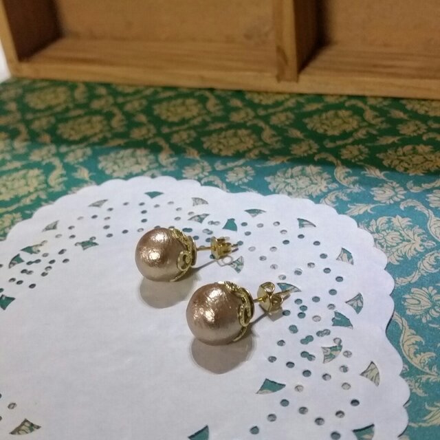コットンパール座金ピアスの画像1枚目