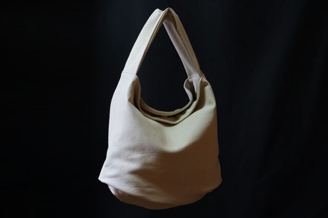 LUAsmall#White ITALYの画像1枚目