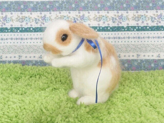 羊毛うさぎM*ブロークンオレンジ*垂れ耳*お祈りの画像1枚目