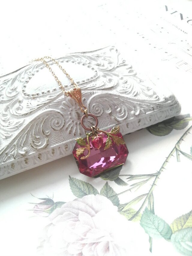 ヴィンテージ　Strawberry－Bag　クラシカルネックレス