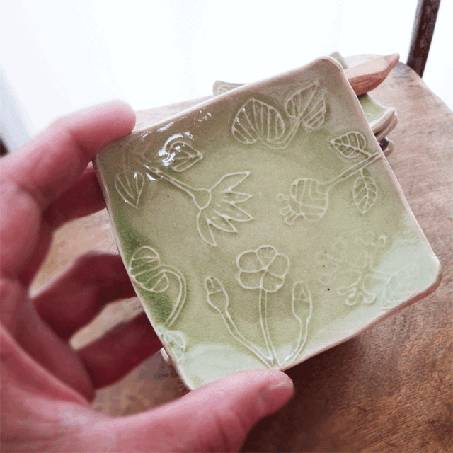 花びら小皿(四角)の画像1枚目