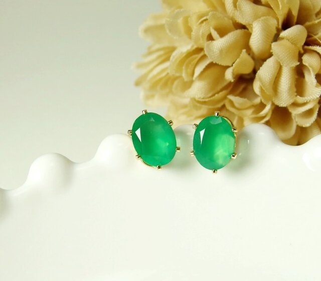 P212*宝石質グリーンオニキスAAA（ファセットカット）☆6本爪ピアス