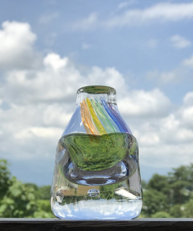 虹の一輪挿しの画像1枚目