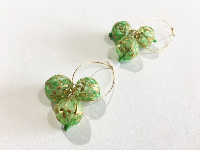 Quguriピアス「Seeds 緑中」の画像1枚目