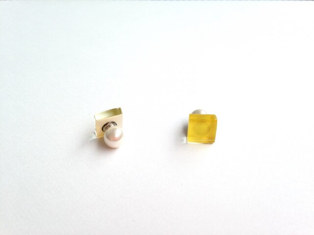 ガラスタイルのマグネットピアス(イヤリング)の画像1枚目