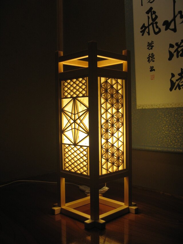 組子の行灯 重ね竜胆 の画像1枚目
