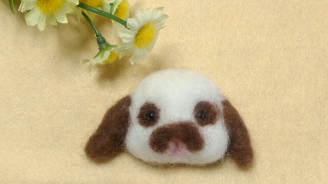 羊毛アニマルブローチ*うさぎ垂れ耳*ブロークンチョコの画像1枚目