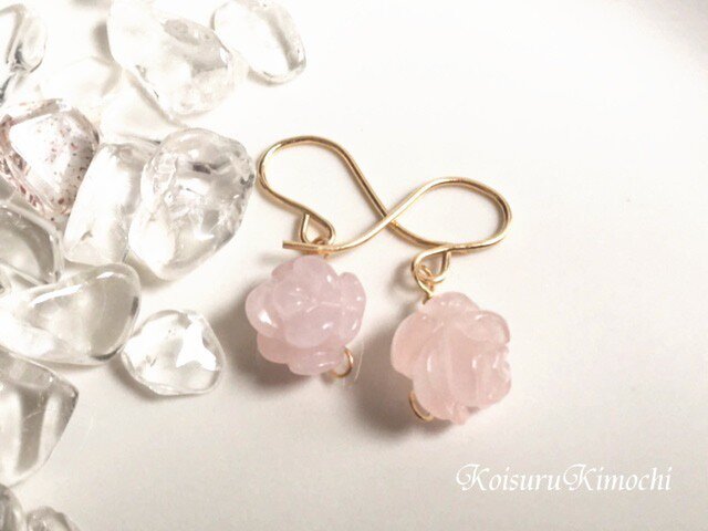 ローズクォーツ*薔薇のピアスの画像1枚目