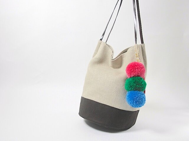 美品◉エルメス◉ ポンポン / シルク / バッグチャーム / カラフル カラフルポンポン♪バッグチャーム✳︎ピンク | iichi 日々の
