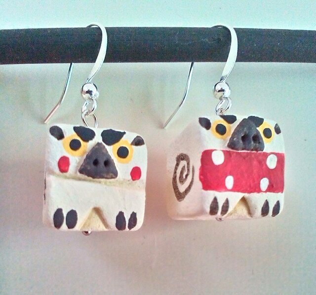 豆シーサーのピアス（C） | iichi 日々の暮らしを心地よくする