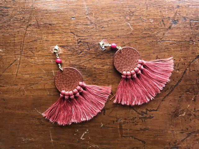 Goodwill【レザーピアス】 color “pink”の画像1枚目