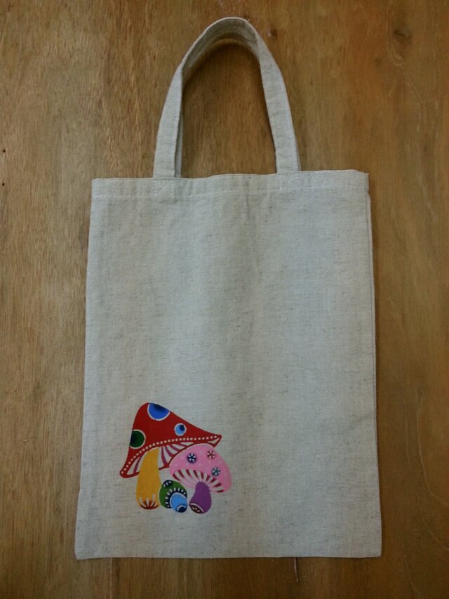 秋の収穫「きのこちゃん」 手染め エコバッグ (M) Bingata my bag "Kinoko"の画像1枚目
