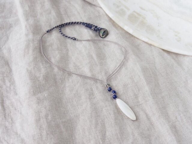 【Sale】Marquise Pendant(ホワイトシェル×ラピスラズリ)の画像1枚目