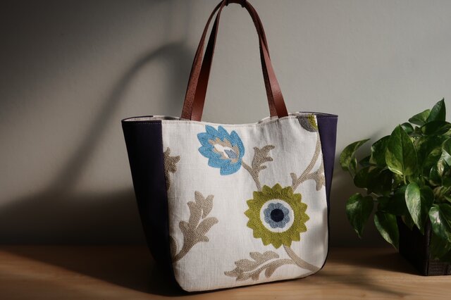 (再販)刺繍花柄イギリスコットントートバックの画像1枚目