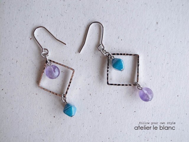 grape & mint~コイン・アメジストと青いチェコビーズのピアス~の画像1枚目