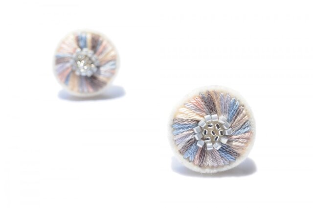 <Stella~遊び好きの星~>刺繍ピアス◎夜と朝の間色◎シルバー◎2way★ロングポスト変更可能の画像1枚目
