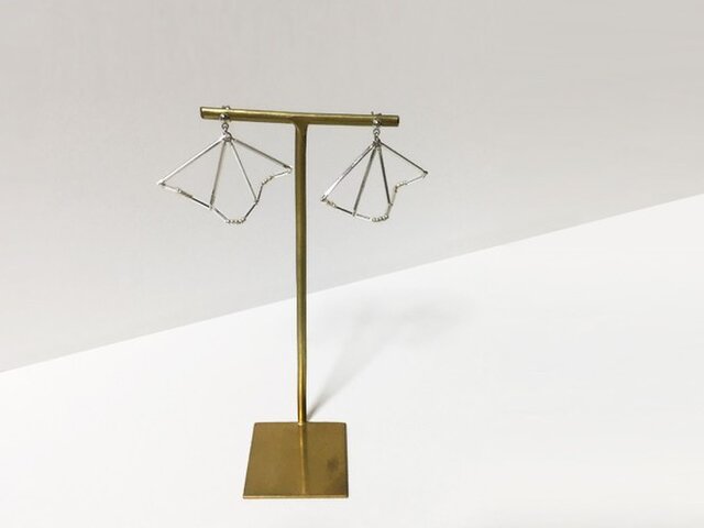 フリルの無機質なピアス Iichi ハンドメイド クラフト作品 手仕事品の通販