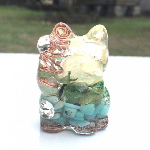 右手上げ 金運招きネコちゃん オルゴナイトの画像1枚目