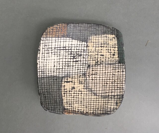 化粧掻き落とし文様 小皿47の画像1枚目