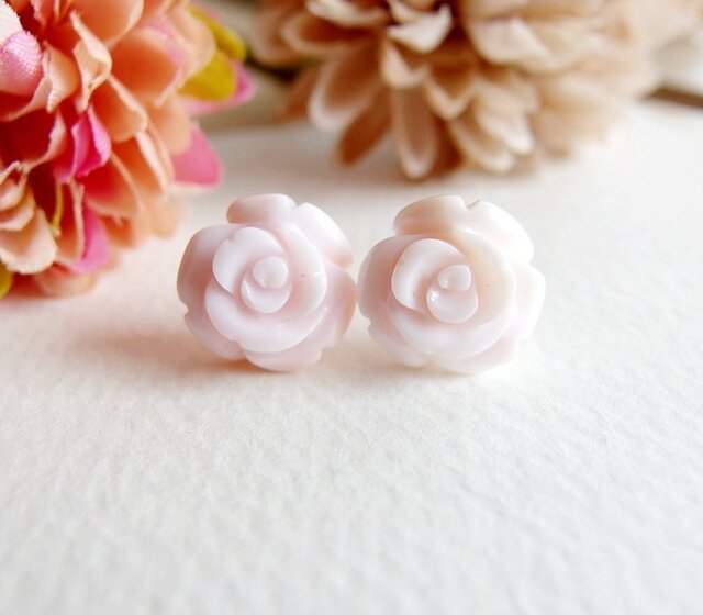 *P24*希少天然石クィーンコンクシェルAAA12mm(薔薇・淡色)☆スタッドピアスの画像1枚目