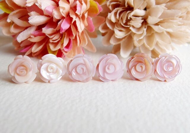 *P26*高品質ピンクシェル(薔薇)☆スタッドピアスの画像1枚目