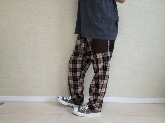 綿チェックのゆるパンツ176(ベージュと黒と赤)の画像1枚目
