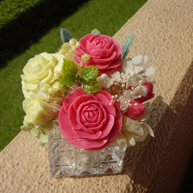 ソープカービング 香る花のアレンジメントの画像1枚目