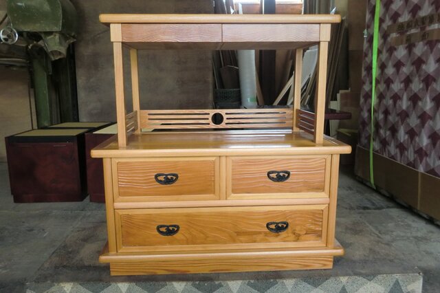 木製 秋田杉 茶棚 引き出し付き 天然秋田杉の飾棚 | iichi 日々の