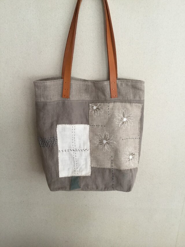 リネン刺繍のコラージュバッグの画像1枚目