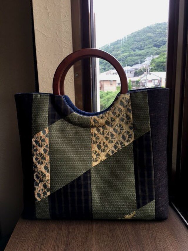 紬剥ぎ手提げ　丸い木の手