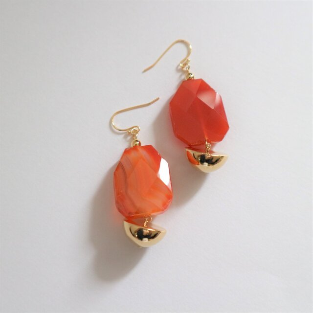 秋色ストーンゴロリのピアス(イヤリング)Red orangeの画像1枚目