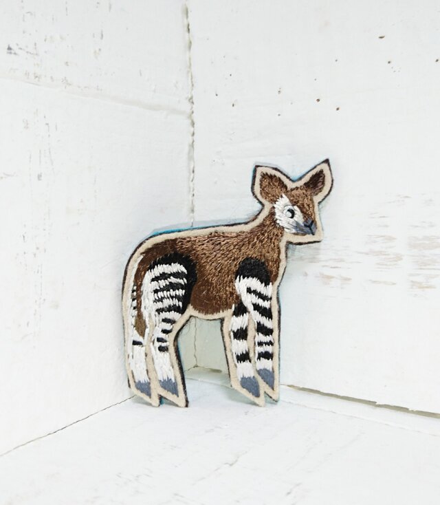 オカピちゃん*刺繍ブローチの画像1枚目