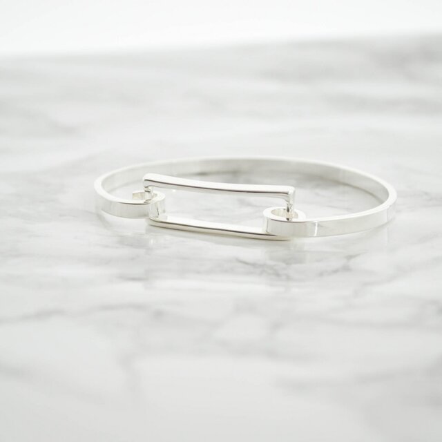 Rectangle Silver Bangleの画像1枚目