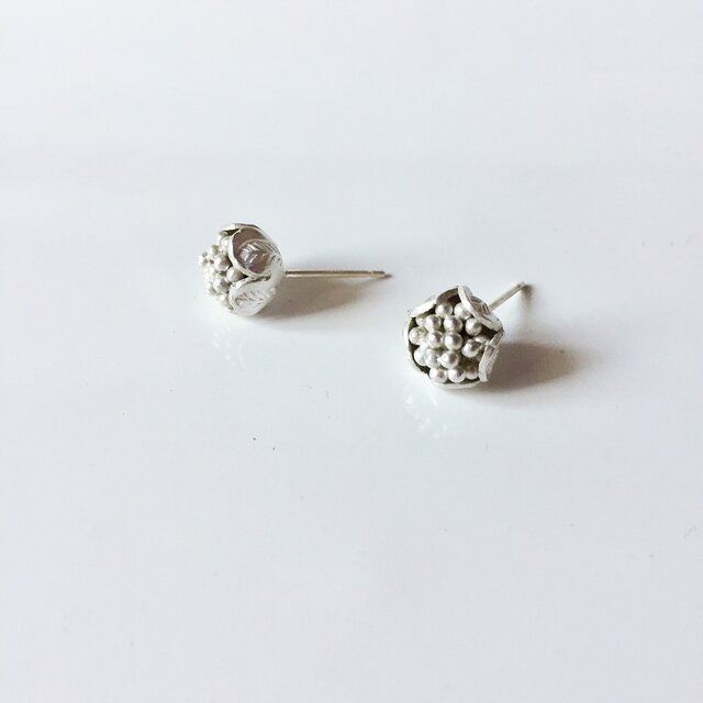 つぼみのピアスの画像1枚目