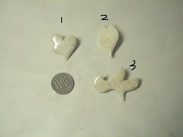 虹色ブローチ 花の画像1枚目