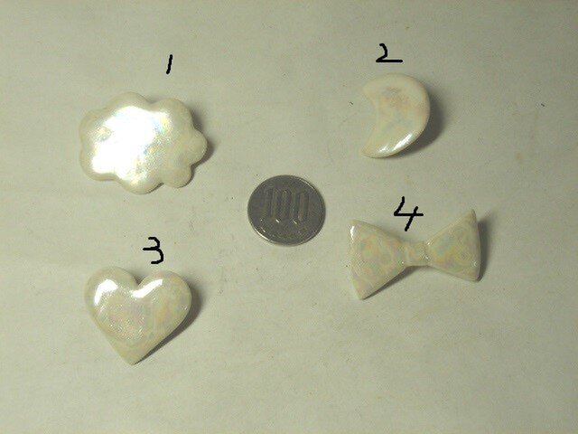 虹色ブローチ の画像1枚目