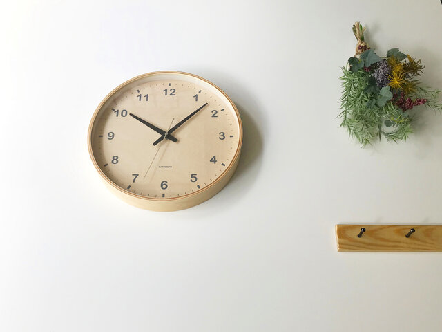 KATOMOKU plywood wall clock ナチュラル 電波時計 連続秒針 km-34LRC φ304mmの画像1枚目