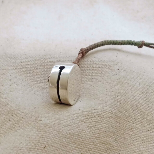 銀製の鈴『月見うさぎ』(シルバー925＋レジン) 縁起物・お守り・魔除け