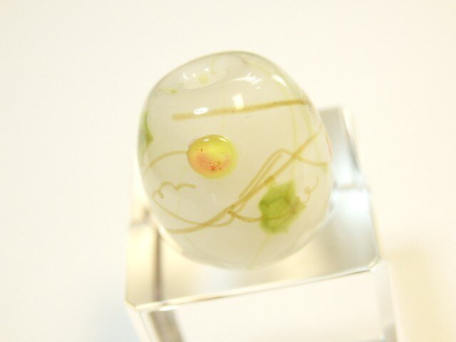 とんぼ玉*お花しりーずの画像1枚目
