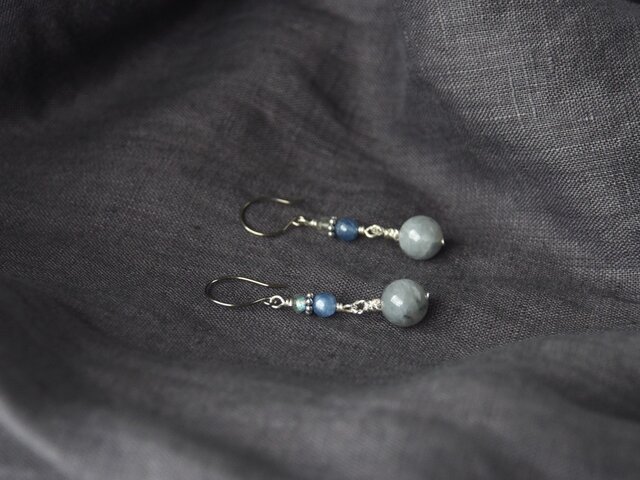 Globe Pierce(グレージェダイト)の画像1枚目