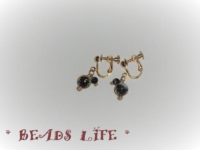 NO824◇唐草ビーズのイヤリング 黒の画像1枚目